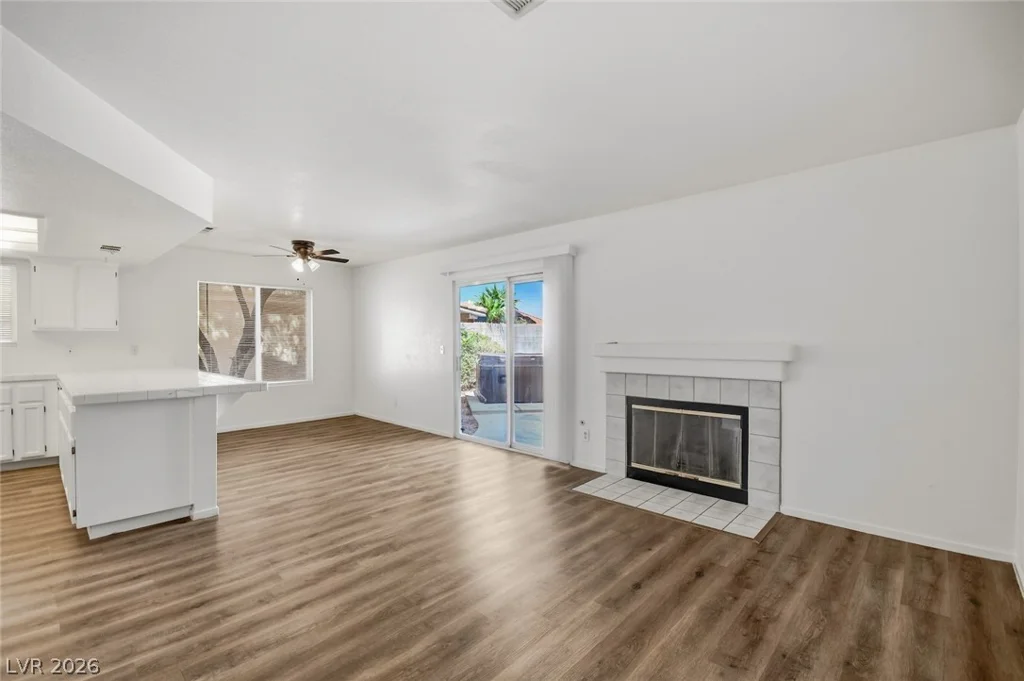 1428 Desert Hills, Las Vegas, NV 89117
