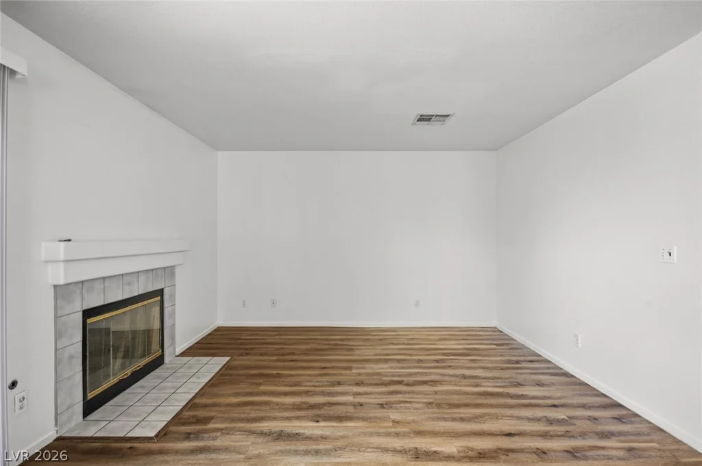 1428 Desert Hills, Las Vegas, NV 89117