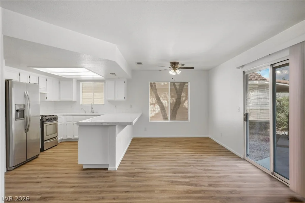 1428 Desert Hills, Las Vegas, NV 89117