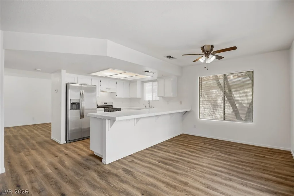 1428 Desert Hills, Las Vegas, NV 89117
