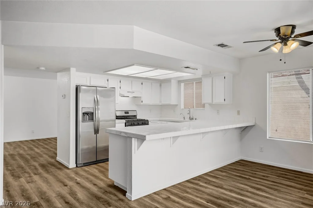 1428 Desert Hills, Las Vegas, NV 89117