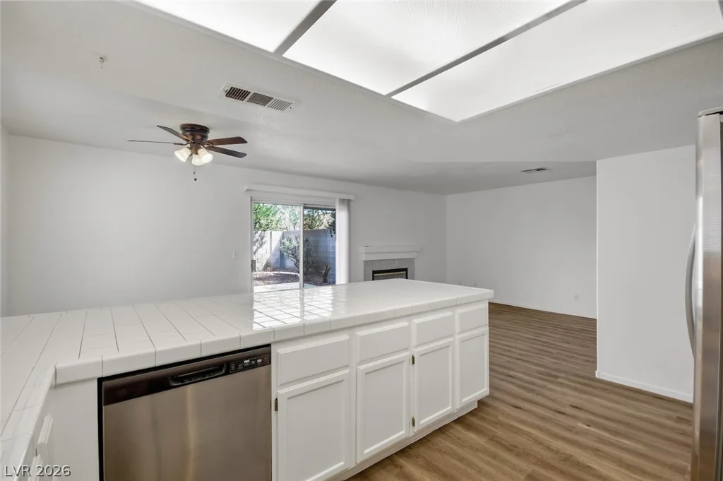 1428 Desert Hills, Las Vegas, NV 89117