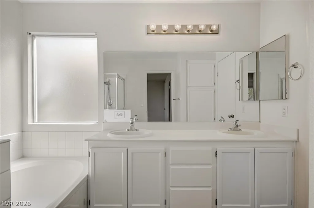 1428 Desert Hills, Las Vegas, NV 89117