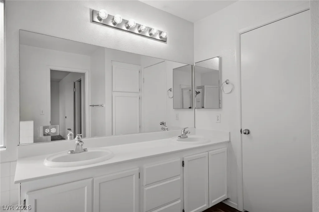 1428 Desert Hills, Las Vegas, NV 89117