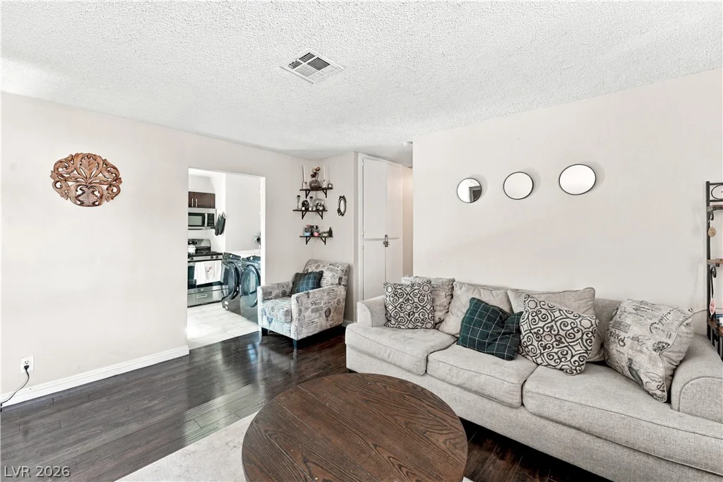 4517 Mark, Las Vegas, NV 89108