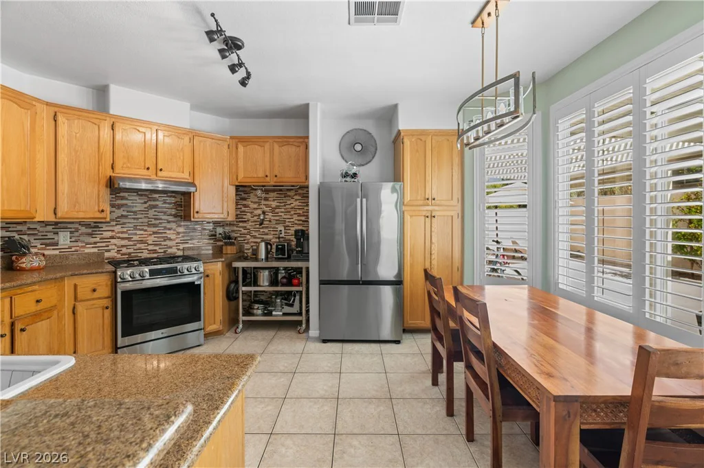 1816 Eagle Bluff, Las Vegas, NV 89128