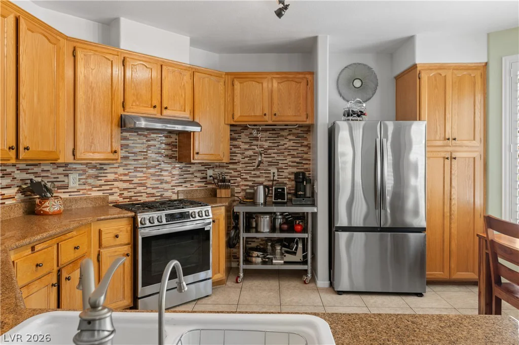 1816 Eagle Bluff, Las Vegas, NV 89128