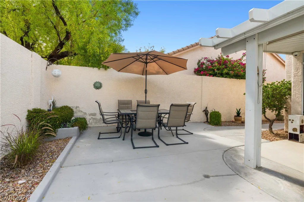 1816 Eagle Bluff, Las Vegas, NV 89128