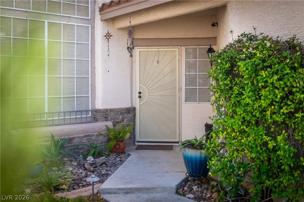 1816 Eagle Bluff, Las Vegas, NV 89128