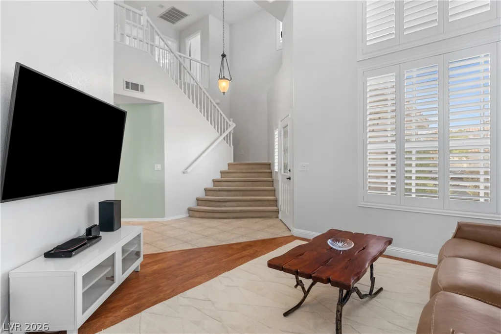 1816 Eagle Bluff, Las Vegas, NV 89128
