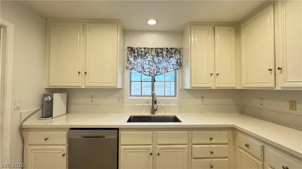 5425 Comchec, Las Vegas, NV 89108