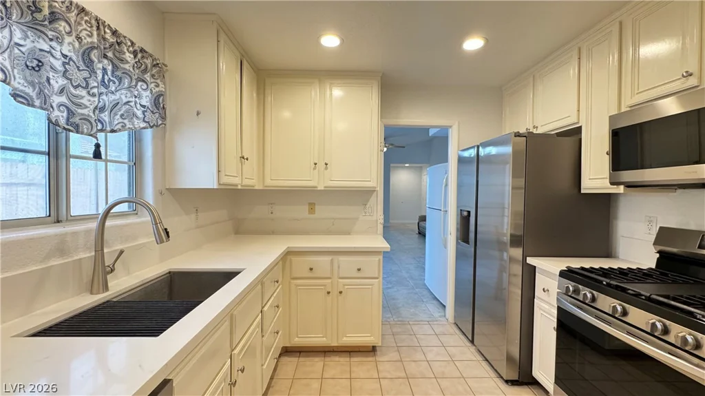 5425 Comchec, Las Vegas, NV 89108