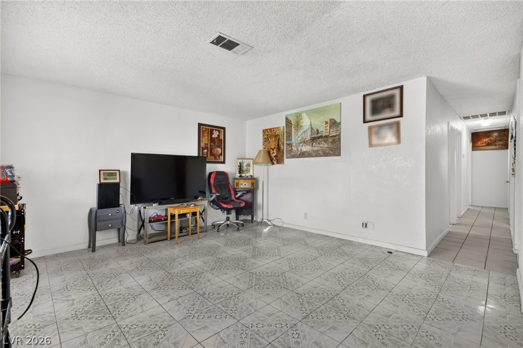 1237 Hassell, Las Vegas, NV 89106
