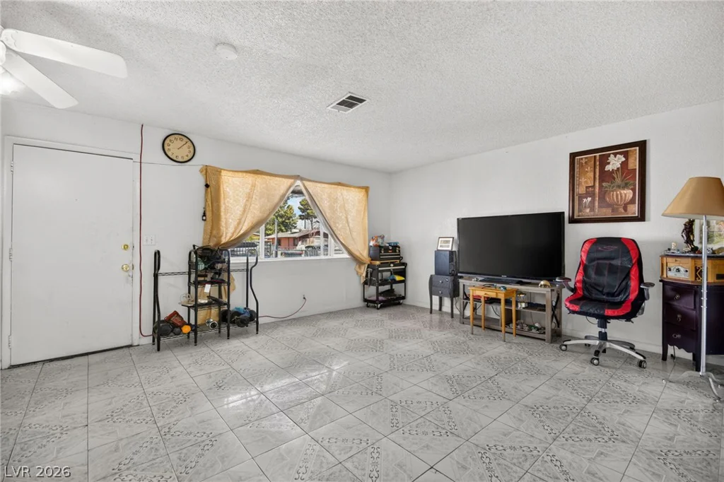 1237 Hassell, Las Vegas, NV 89106
