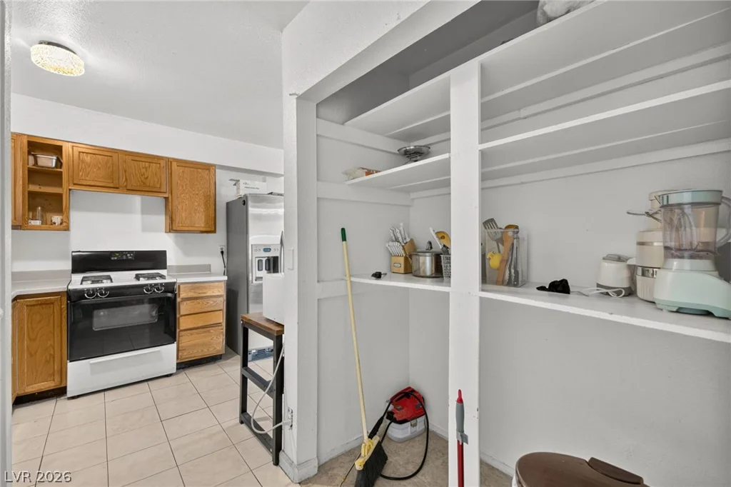 1237 Hassell, Las Vegas, NV 89106