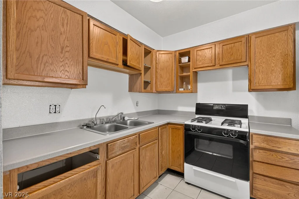 1237 Hassell, Las Vegas, NV 89106