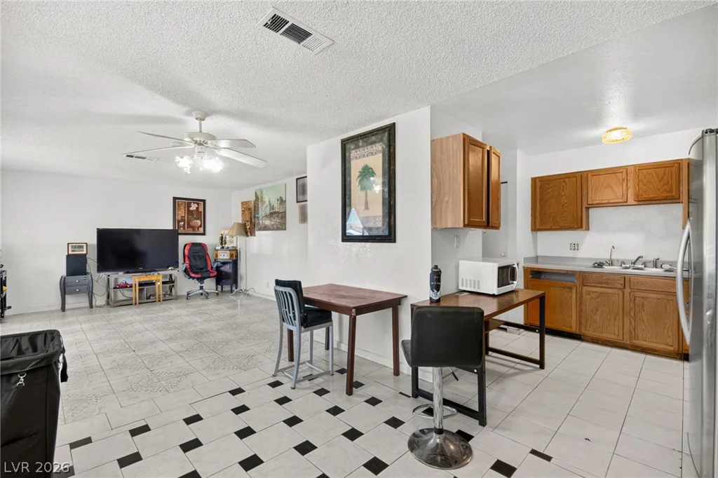 1237 Hassell, Las Vegas, NV 89106