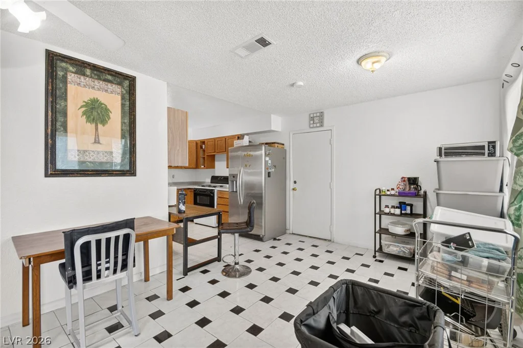 1237 Hassell, Las Vegas, NV 89106