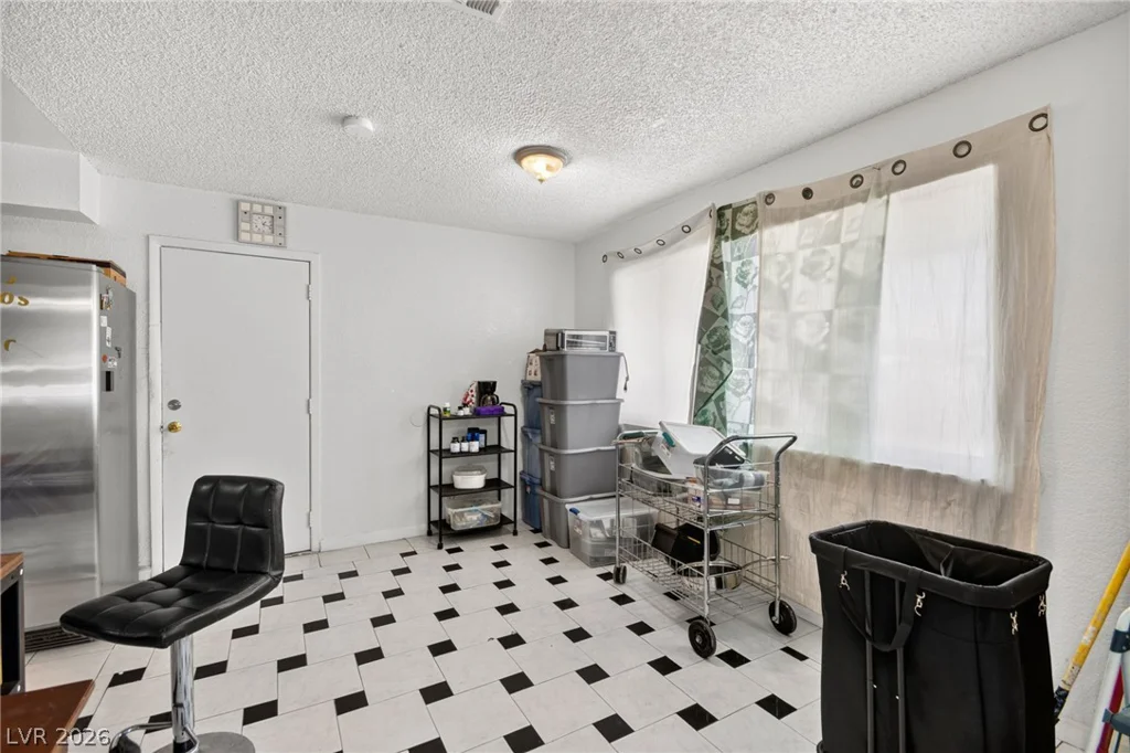 1237 Hassell, Las Vegas, NV 89106