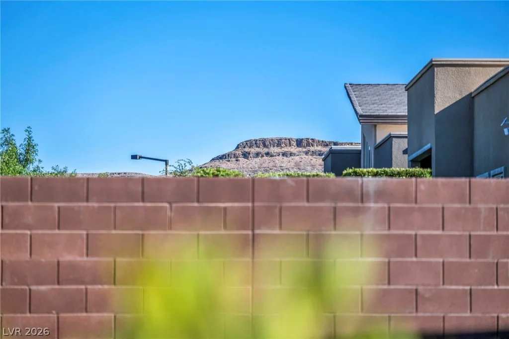 6184 Willow Rock, Las Vegas, NV 89135