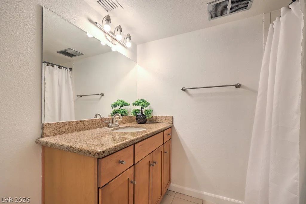 205 Harmon, Las Vegas, NV 89169