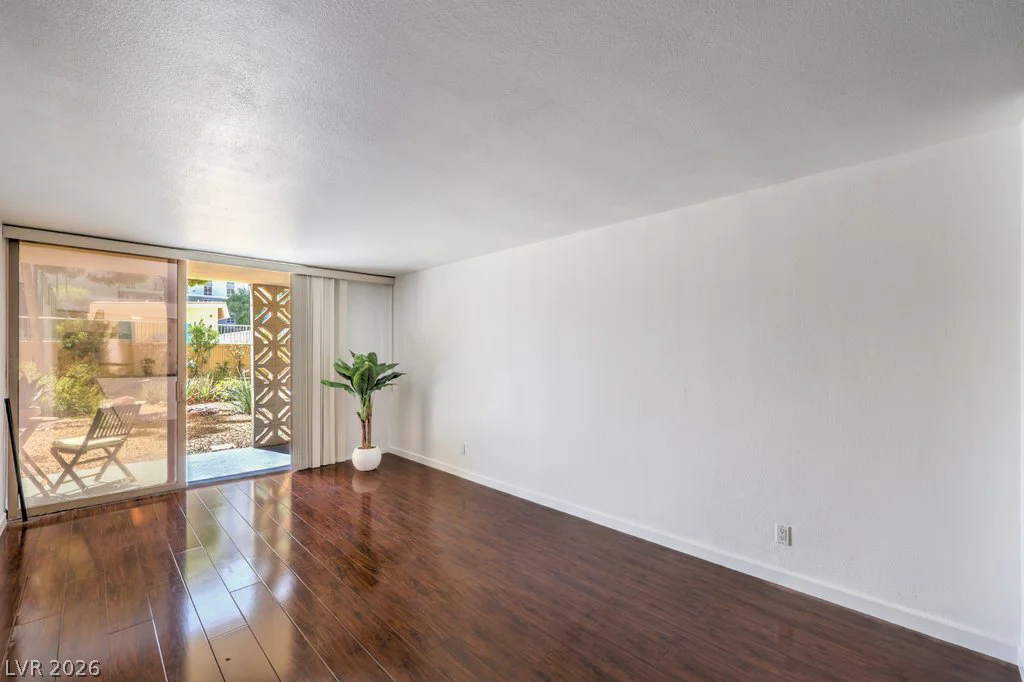 205 Harmon, Las Vegas, NV 89169