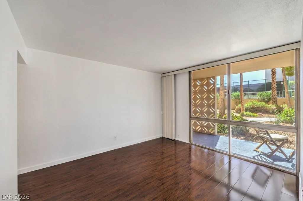 205 Harmon, Las Vegas, NV 89169