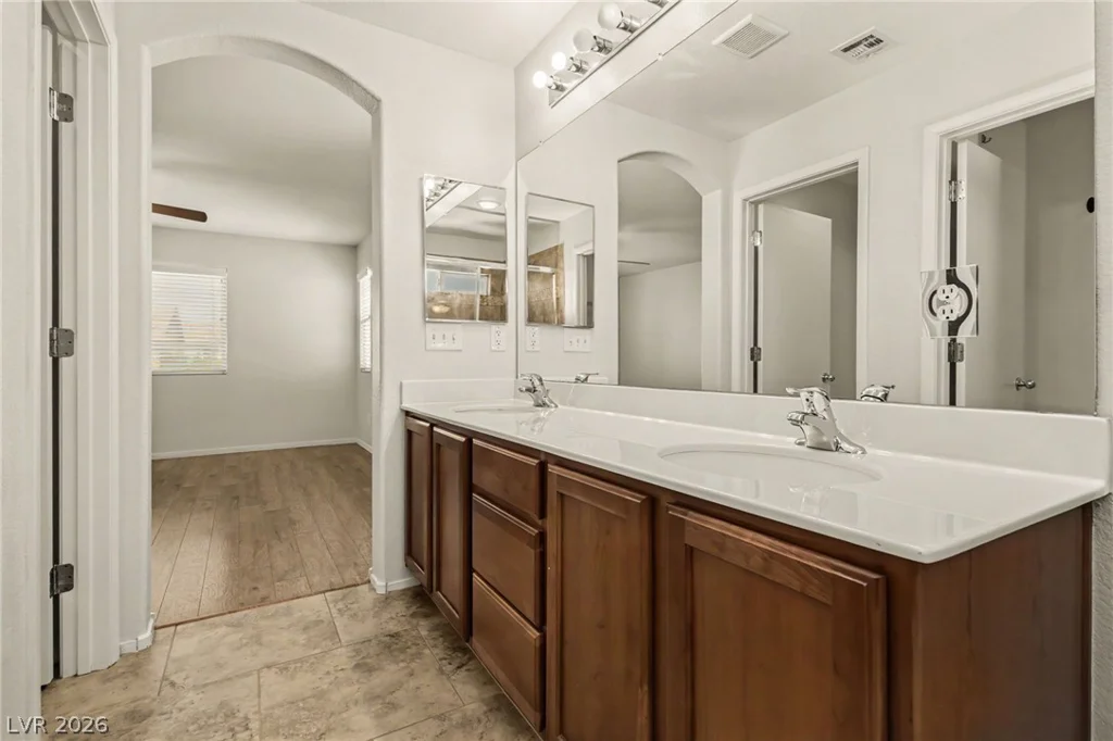 10643 Bandera Mountain, Las Vegas, NV 89166