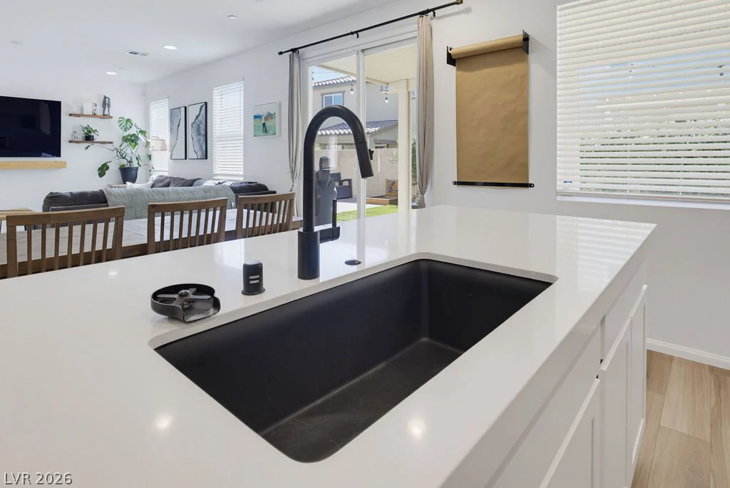 10391 Sadie Blake, Las Vegas, NV 89166