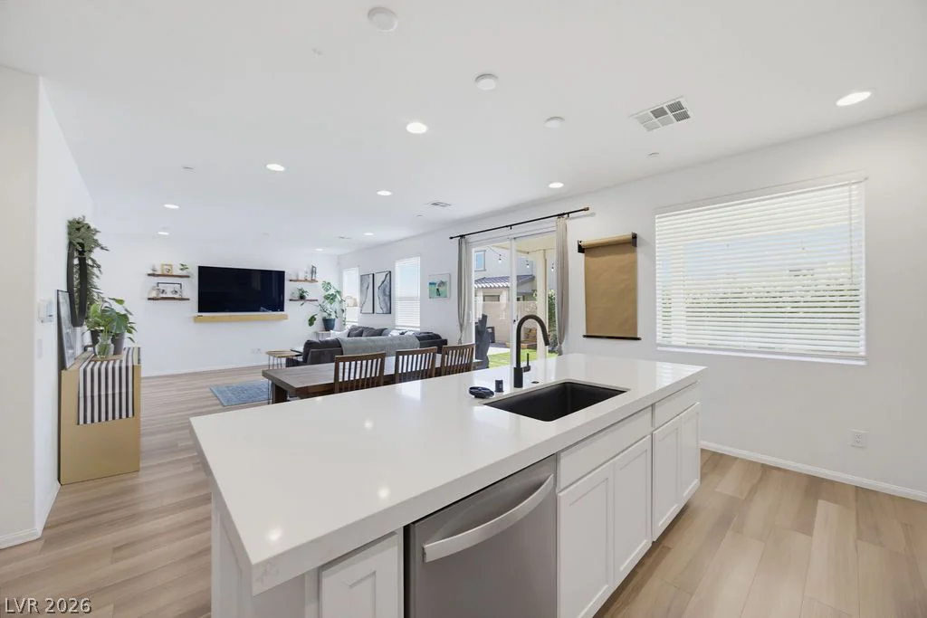 10391 Sadie Blake, Las Vegas, NV 89166