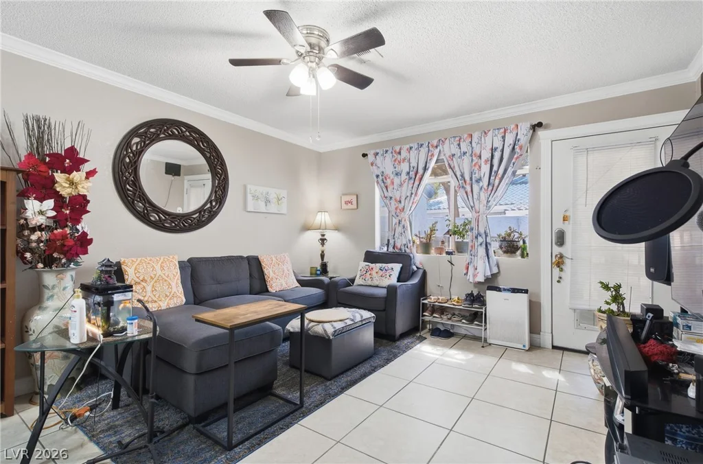2121 Willowbury, Las Vegas, NV 89108