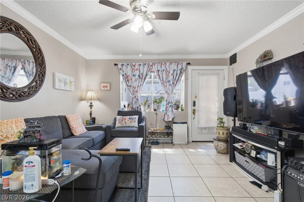 2121 Willowbury, Las Vegas, NV 89108