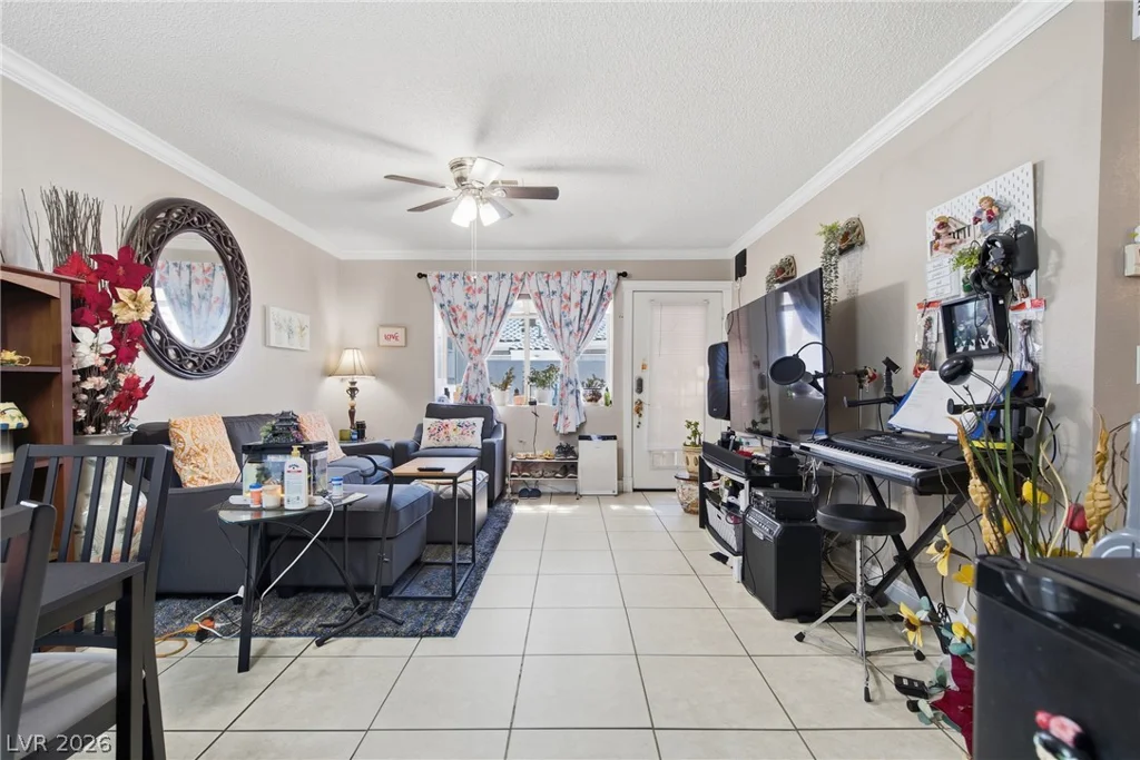 2121 Willowbury, Las Vegas, NV 89108