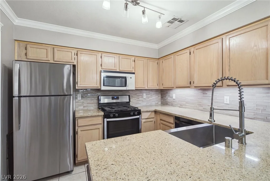 2121 Willowbury, Las Vegas, NV 89108