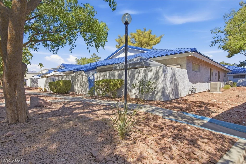 2121 Willowbury, Las Vegas, NV 89108