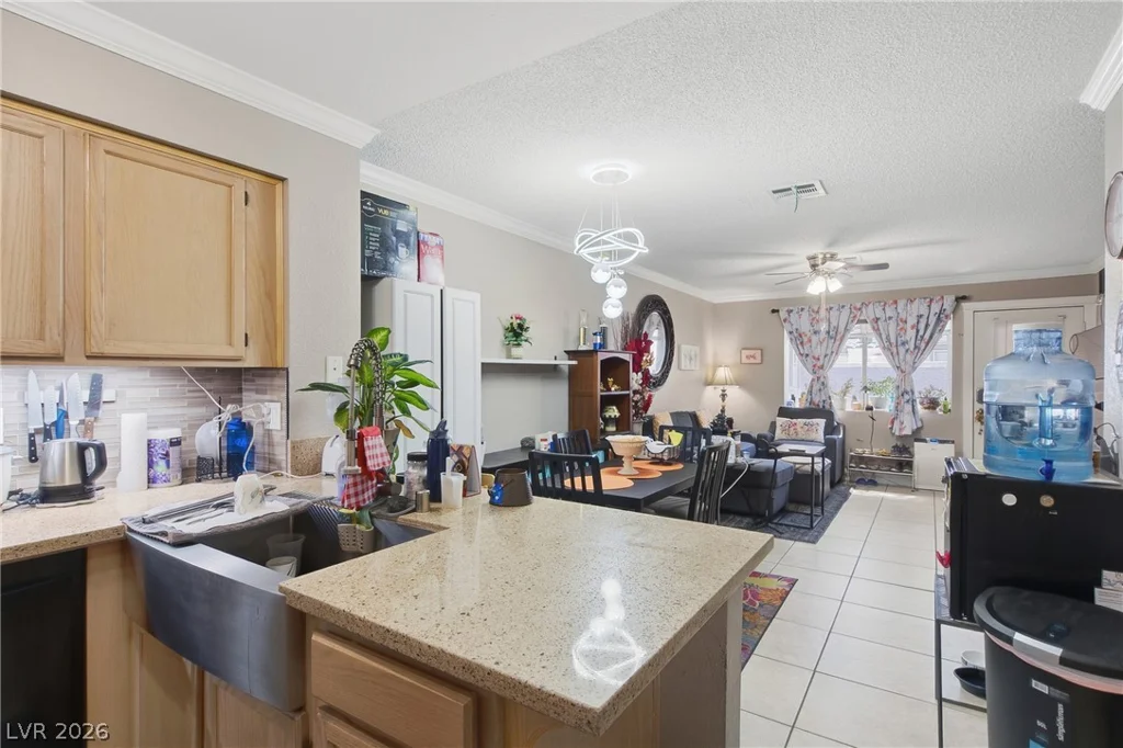 2121 Willowbury, Las Vegas, NV 89108