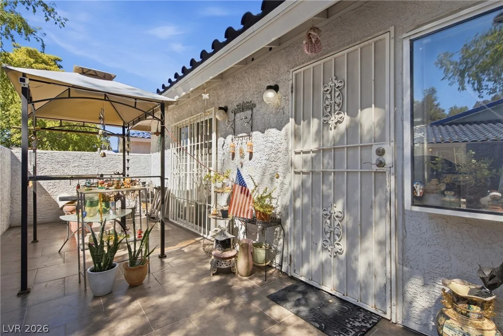 2121 Willowbury, Las Vegas, NV 89108