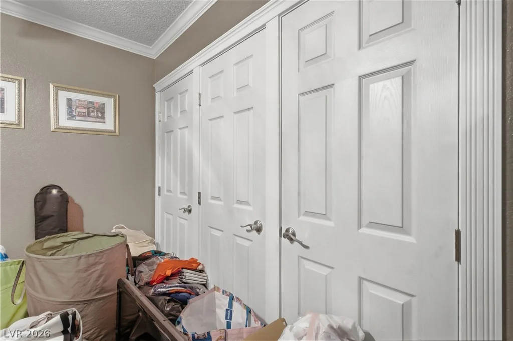 2121 Willowbury, Las Vegas, NV 89108