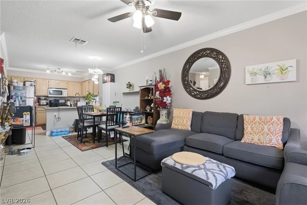 2121 Willowbury, Las Vegas, NV 89108