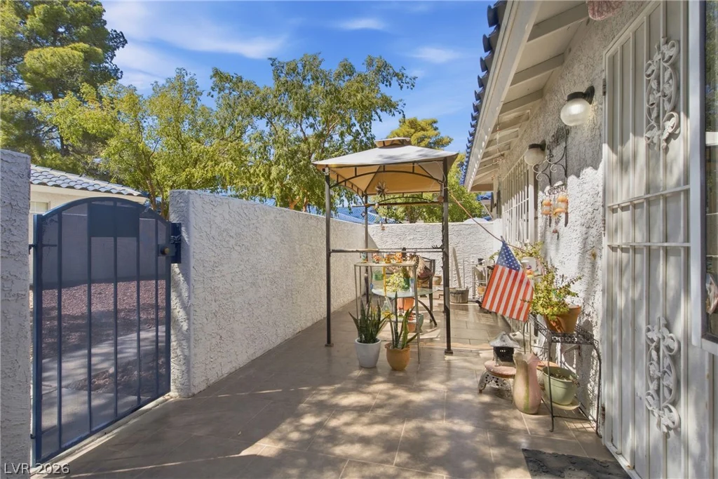 2121 Willowbury, Las Vegas, NV 89108