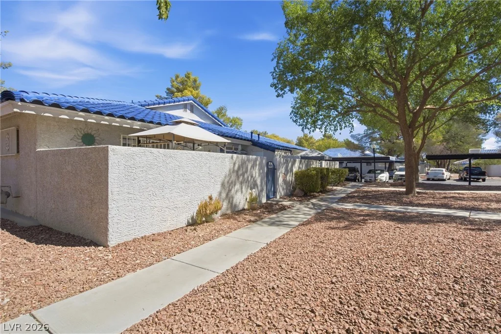2121 Willowbury, Las Vegas, NV 89108