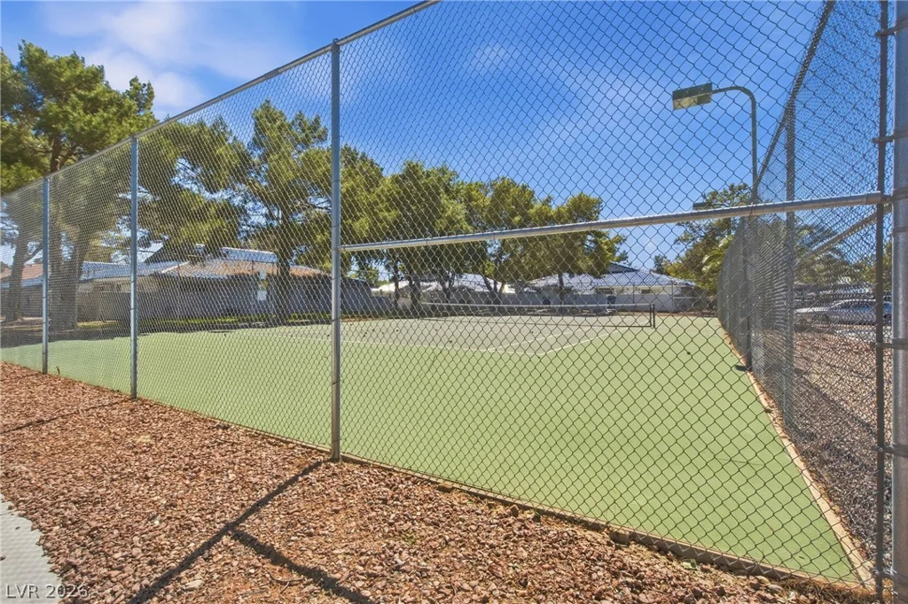 2121 Willowbury, Las Vegas, NV 89108
