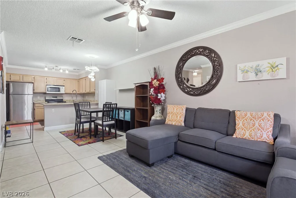 2121 Willowbury, Las Vegas, NV 89108
