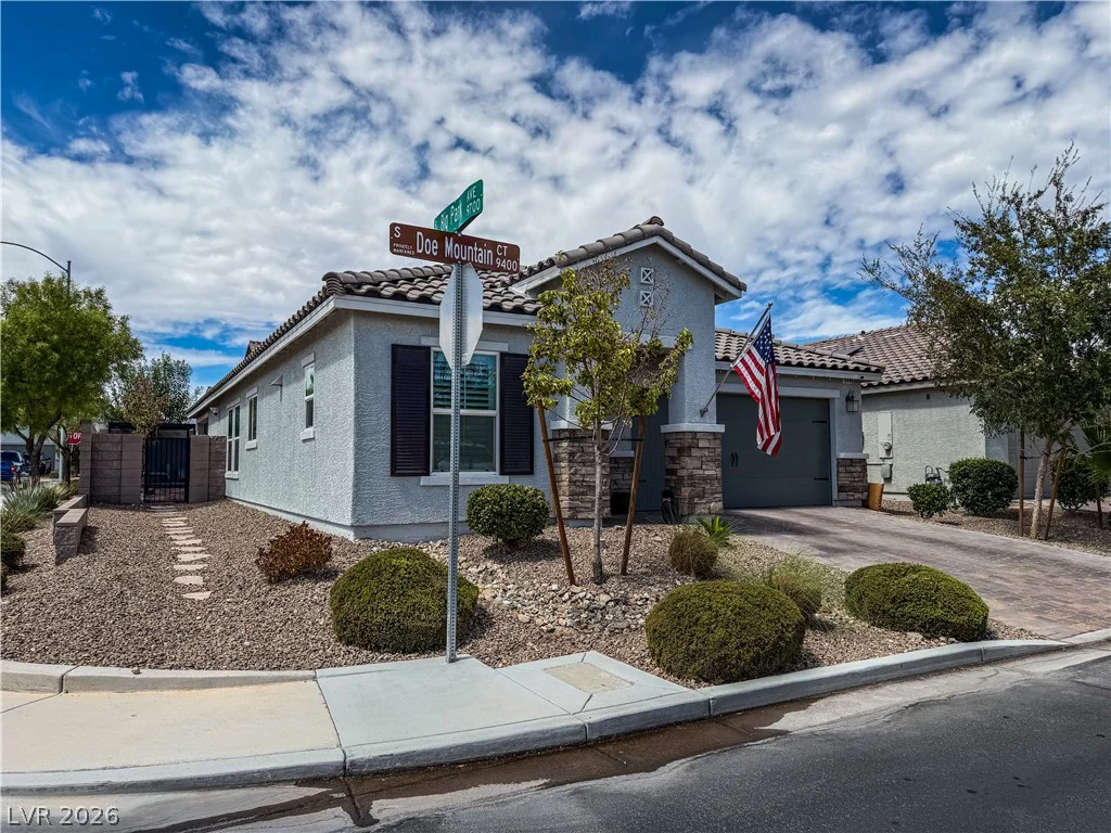 9445 Doe Mountain, Las Vegas, NV 89178