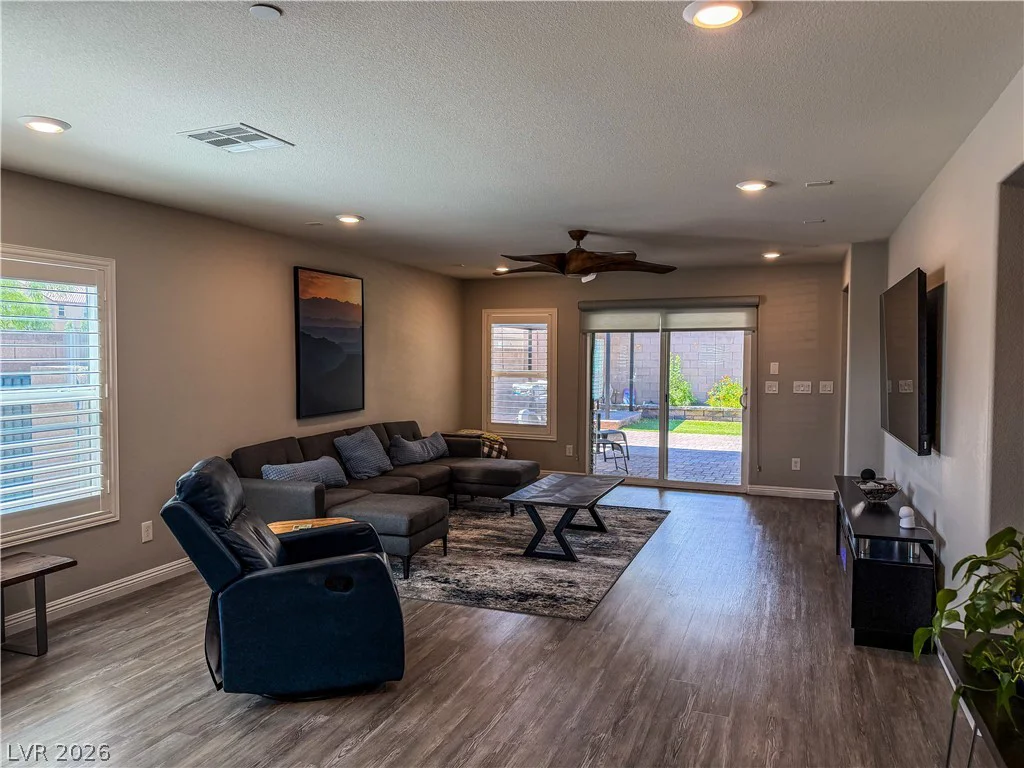9445 Doe Mountain, Las Vegas, NV 89178