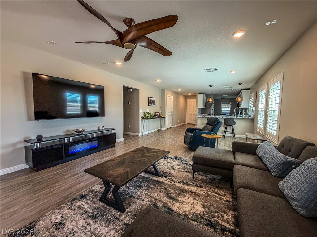 9445 Doe Mountain, Las Vegas, NV 89178