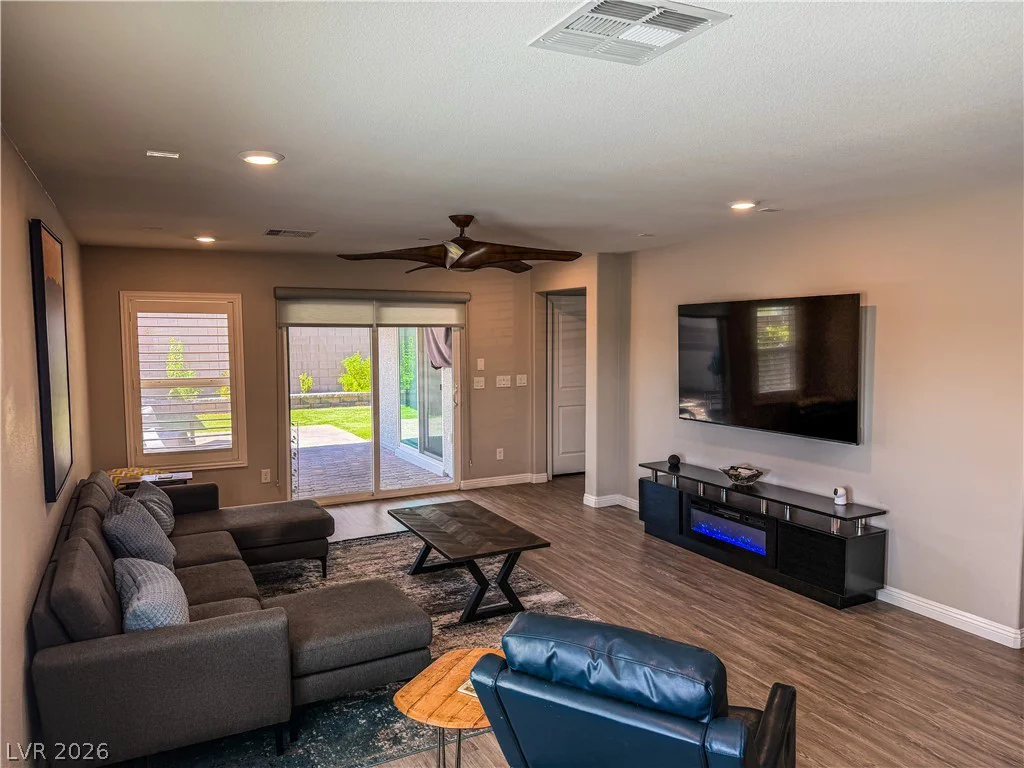 9445 Doe Mountain, Las Vegas, NV 89178