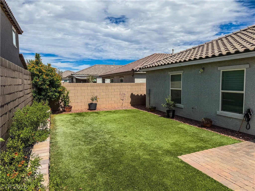 9445 Doe Mountain, Las Vegas, NV 89178