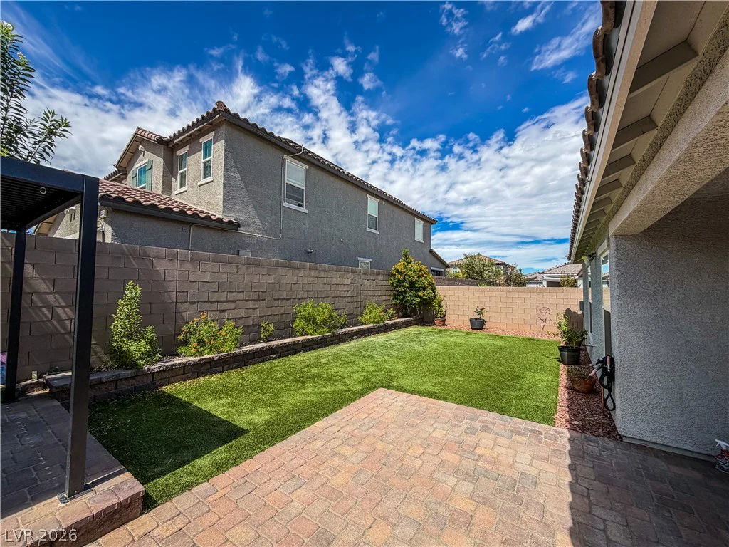 9445 Doe Mountain, Las Vegas, NV 89178