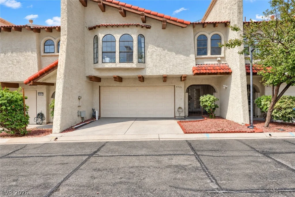 4951 Schumann, Las Vegas, NV 89146